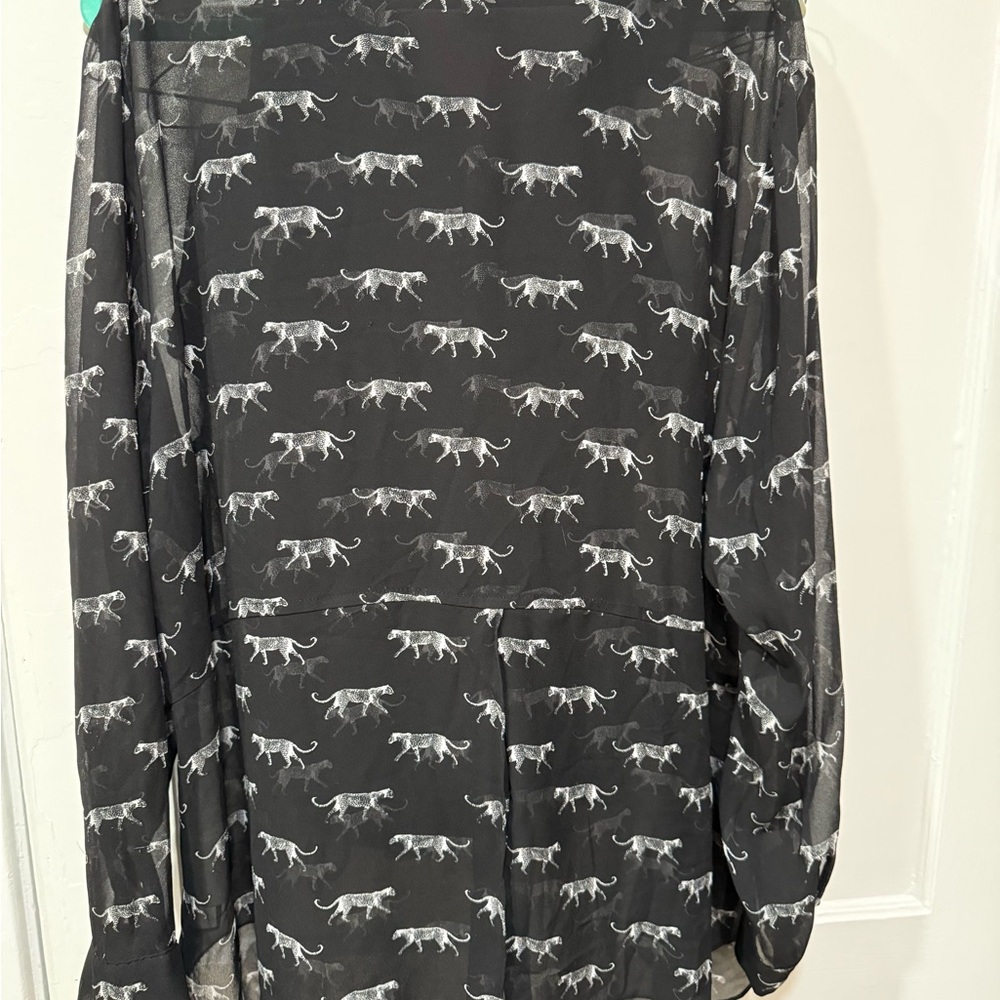 Lane Bryant Black & White with Cheetahs Animal Print Sheer Blouse 26/28 EUC - Picture 7 of 9